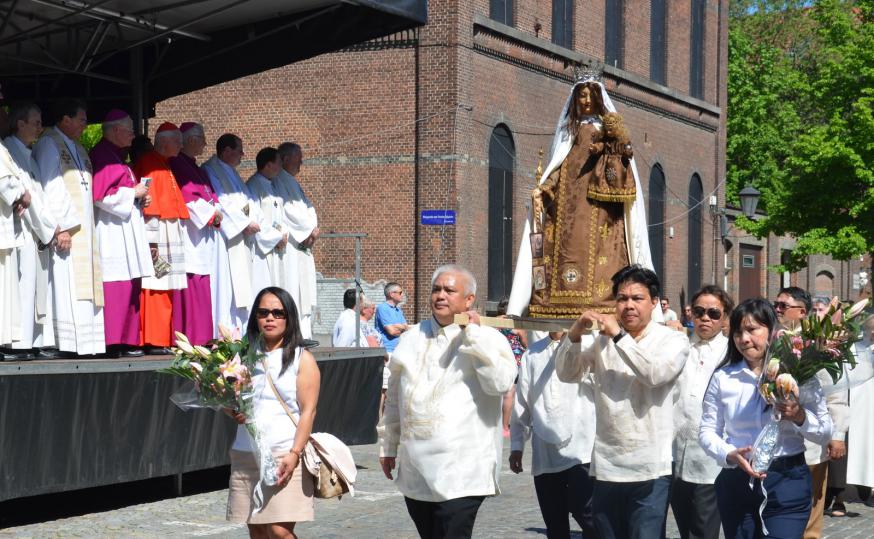 Hanswijkprocessie © Hellen Mardaga Hanswijkprocessie © Hellen Mardaga