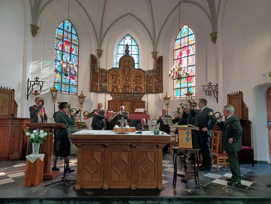 Jachthoorngroep Halali in Schoonbroek © Heidi Claessen