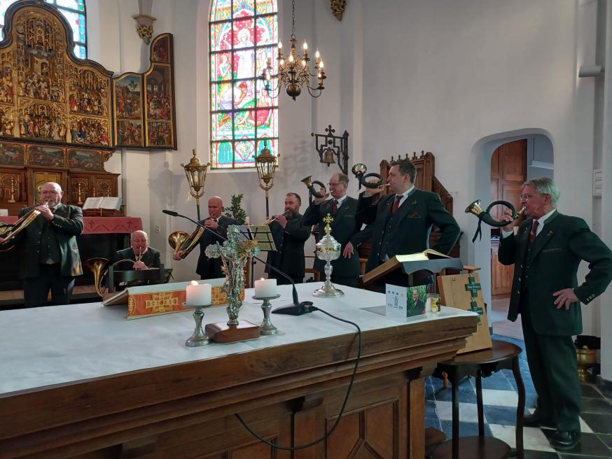 Jachthoorngroep Halali in Schoonbroek © Heidi Claessen