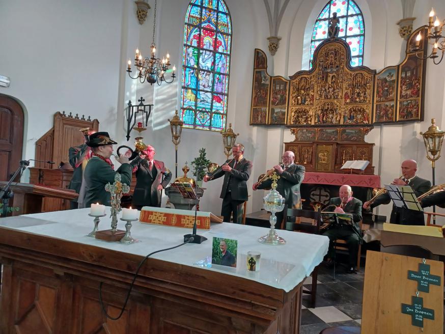 Jachthoorngroep Halali in Schoonbroek © Heidi Claessen