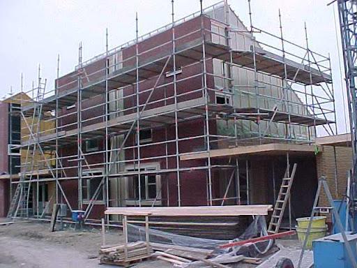Huis in de steigers © publieke afbeelding