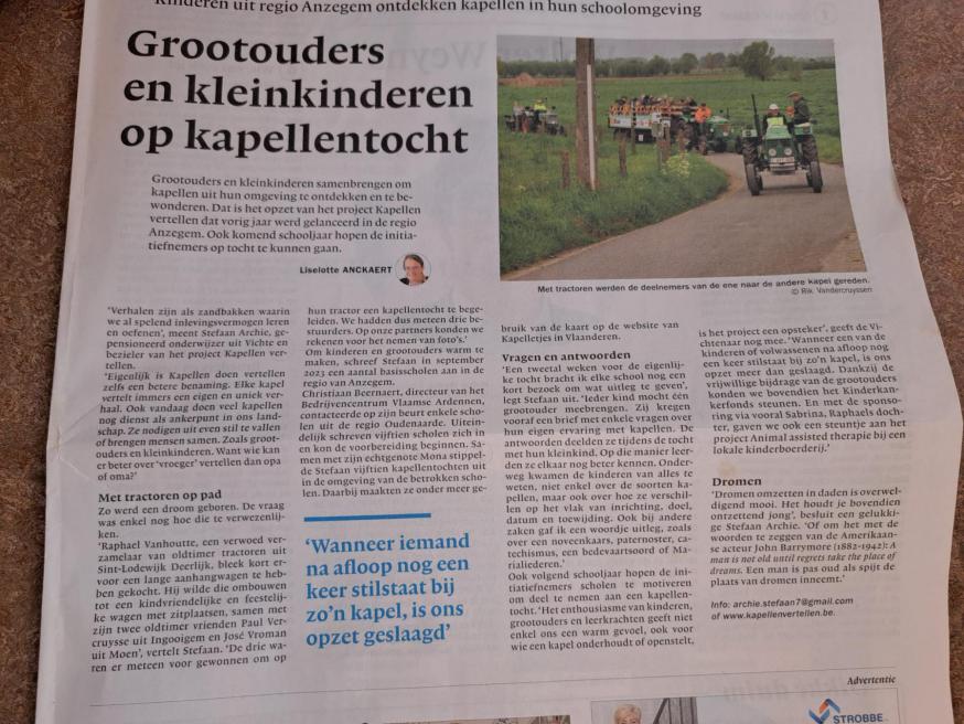 Grootouders en kleinkinderen op kapellentocht 