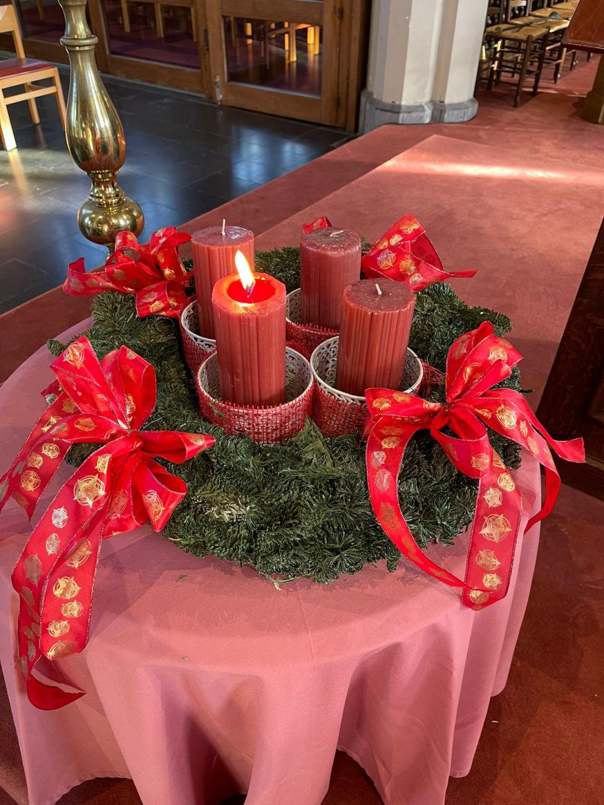 Sinterklaas in de kerk van Dessel © Pater David