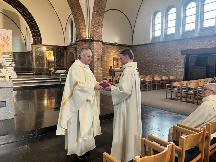 5 jaar koster angelo 