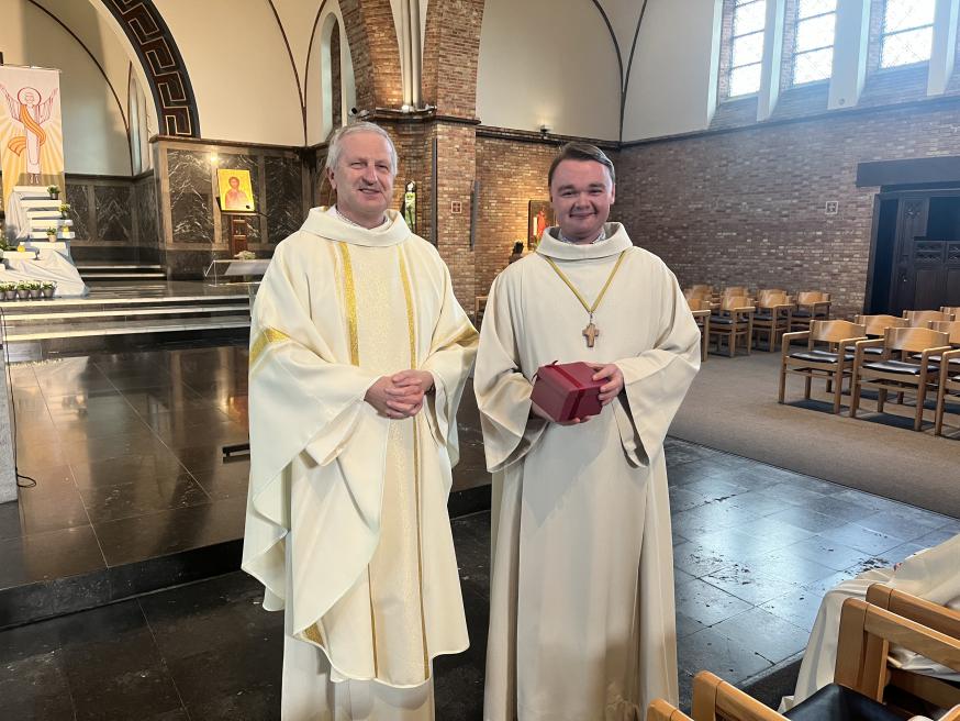 5 jaar koster angelo 