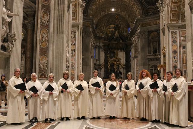 Cum Jubilo, Damesschola Watou, in de Sint-Pietersbasiliek te Rome © Cum Jubilo, Watou