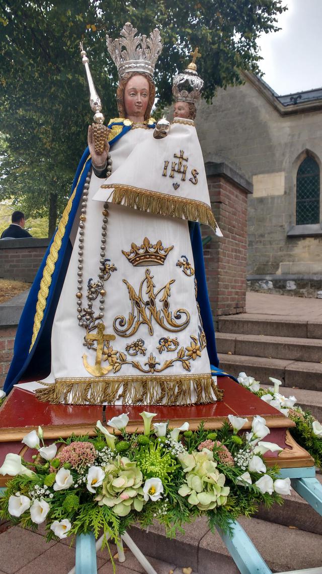 Maria, Heil-der-Kranken in het nieuwe kleed © federatie Zutendaal