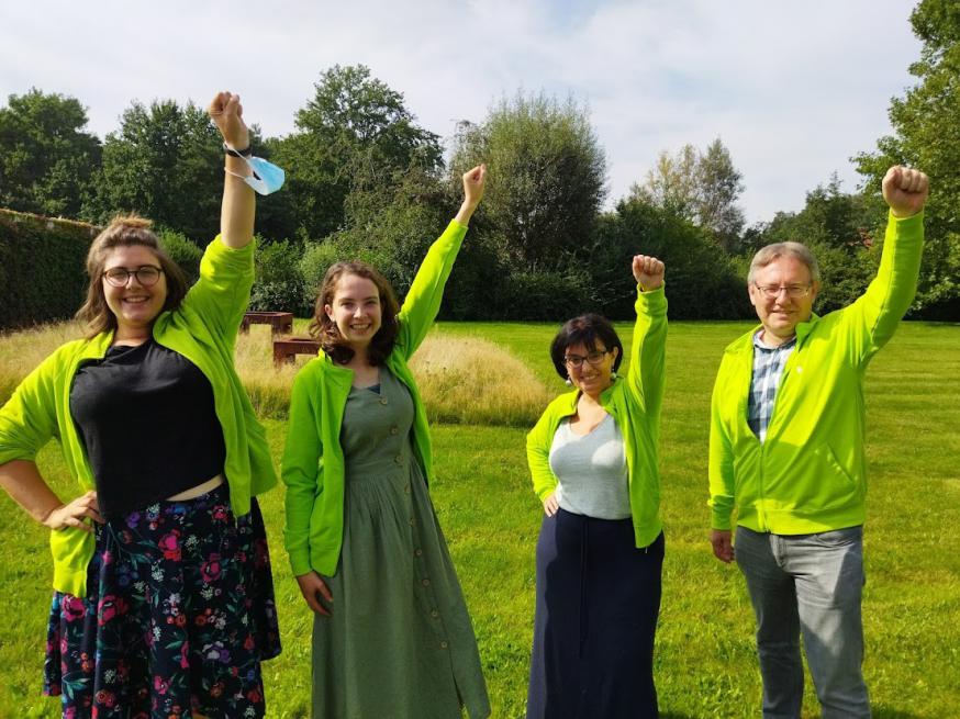 Het nieuwe team van IJD Hasselt staat voor jou klaar! Marijke Vanmuysen, Laure Lenaerts, Mariet Grouwels en natuurlijk Bart Benats als meewerkend priester ontvangen je met open armen en komen ondersteunen in de lokale jongerenpastoraal waar mogelijk. 