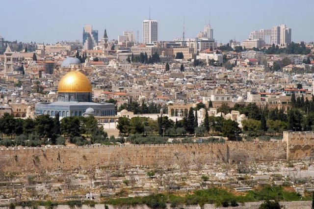 Jeruzalem vanuit de Hof van Olijven © Wikimedia