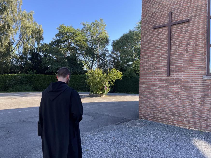 'We zijn het aan de streek verschuldigd om hier aanwezig te blijven', vindt dom Johannes. © Lieve Wouters