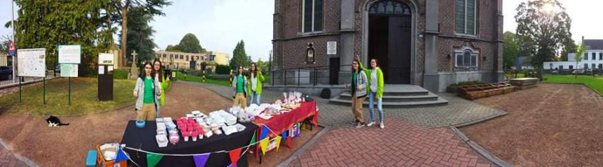 Jongeren van Jokri Gent Zuid bereiden zich voor op een activiteit 