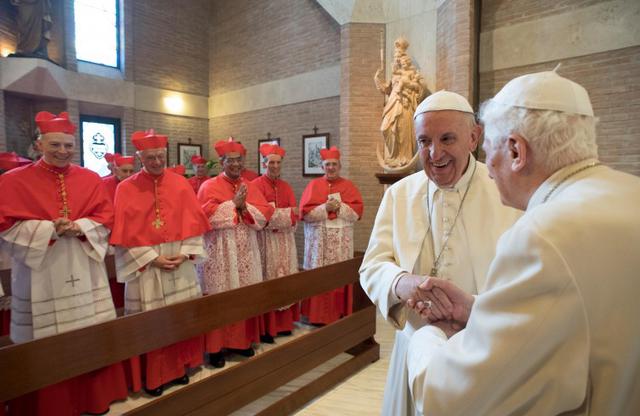 Ontmoeting met de vorige paus in het klooster in de tuinen van het Vaticaan © CTV/SIR