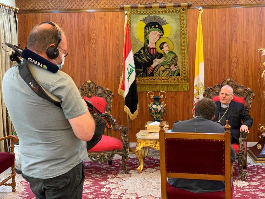 VRT-journalist Rudi Vranckx interviewt Kardinaal Sako, de Chaldeeuwse patriarch van Babylon en aartsbisschop van Bagdad © Rudi Vranckx