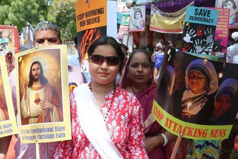 Katholieke manifestatie voor een betere toepassing van de grondwettelijke godsdienstvrijheid in New Delhi (India) op 13 mei 2016 © UCA News Katholieke manifestatie voor een betere toepassing van de grondwettelijke godsdienstvrijheid in New Delhi (India) op 13 mei 2016 © UCA News