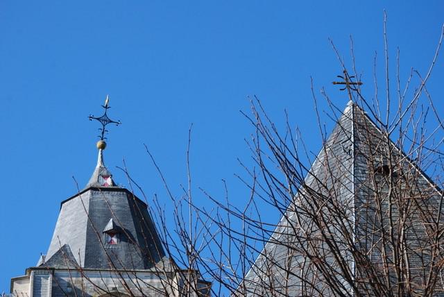 Het kruis op de toren… slachtoffer van de opwarming van de aarde?  © AbVB