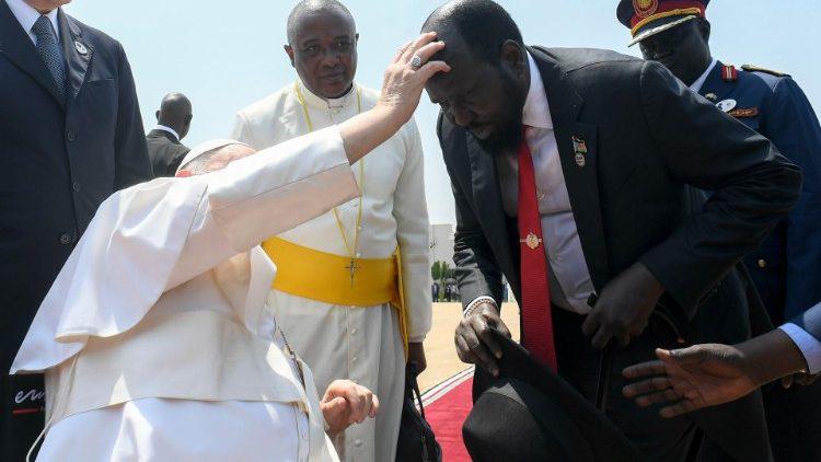 Paus Franciscus met de Zuid-Soedanese president Salva Kiir © Vatican Media