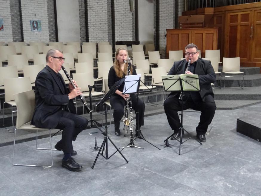 Franck Blockhuys, Lotte Boutens en Werner De Bleser luisterden de concertmis van 7 juni op. © Marjo Perry