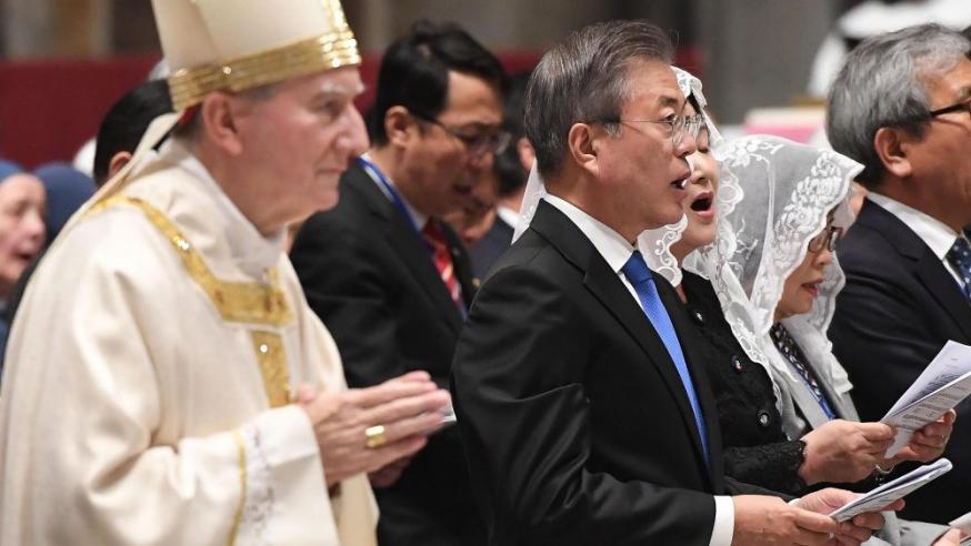 De Zuid-Koreaanse president Moon Jae-in tijdens de vredesmis in Sint-Pieter in Rome © Vatican Media