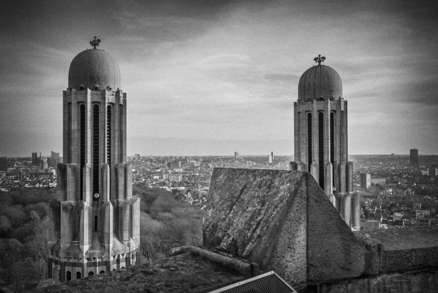 Zoals in de Sint-Pietersbasiliek in Rome, kan je in de basiliek van Koekelberg hoog onder de koepel wandelen en de hoofdstad overzien.  © Leo De Bock