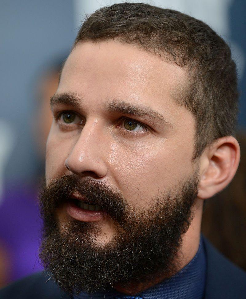 Shia LaBeouf tijdens de opnamen van de oorlogsfilm Fury © Wikipedia Shia LaBeouf tijdens de opnamen van de oorlogsfilm Fury © Wikipedia
