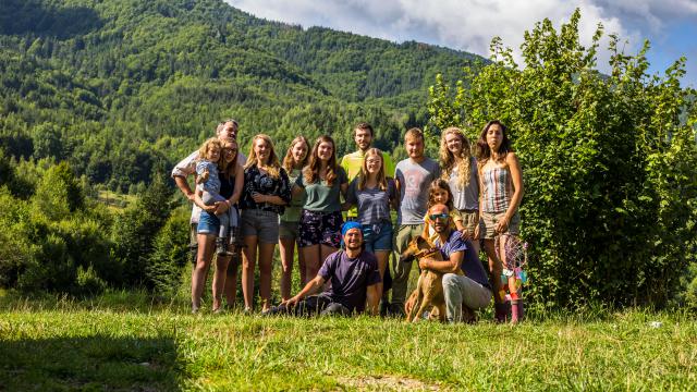 Lieselot trok met een enthousiaste groep vrijwilligers naar Bulgarije. 