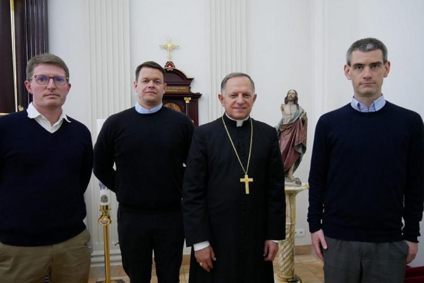 De broeders van Taize bij hun aankomst in Lviv © Aartsbisdom Lviv