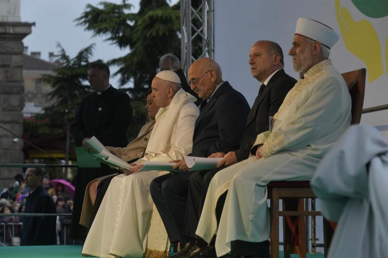 De interreligieuze ontmoeting van maandagavond in Sofia © Vatican Media De interreligieuze ontmoeting van maandagavond in Sofia © Vatican Media