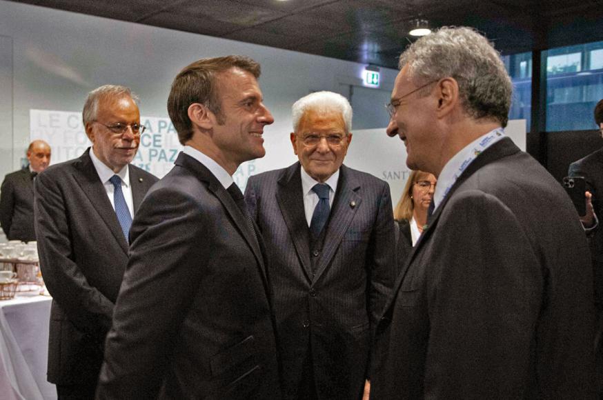 Emmanuel Macron en Sergio Mattarella met Andrea Riccardi (links) en Marco Impagliazzo van Sant'Egidio (rechts) © Sant'Egidio