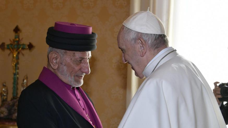 Mar Gewargis III & paus Franciscus tijdens hun ontmoeting op 9 november 2018 © VaticanMedia Mar Gewargis III & paus Franciscus tijdens hun ontmoeting op 9 november 2018 © VaticanMedia