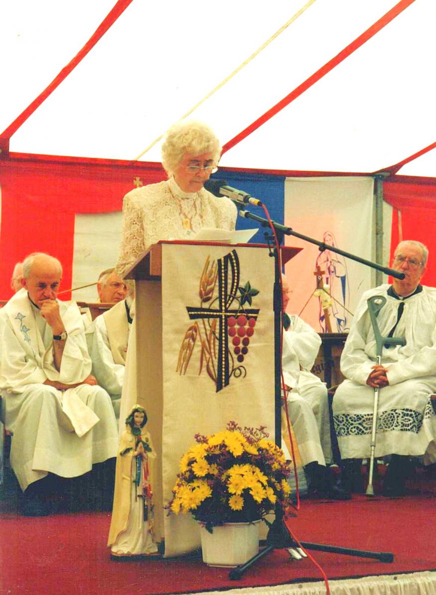 Marguérite houdt een toespraak tijdens de internationale bedevaart te Chèvremont - 1989 © Chèvremont Jo Frederickx