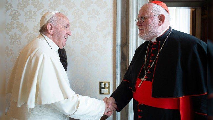 Kardinaal Reinhard Marx bij paus Franciscus © VaticanMedia Kardinaal Reinhard Marx bij paus Franciscus © VaticanMedia