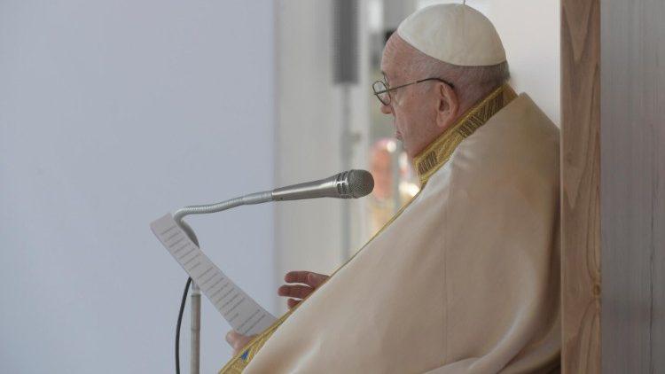 Franciscus tijdens het Eucharistisch Congres in Matera © Vatican Media