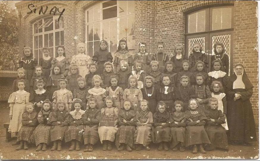 School Klein-Sinaai: meisjes 1907 