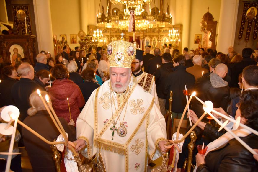 Metropoliet Athenagoras Peckstadt droeg vorig jaar nog het licht van de Opstanding uit in de orthodoxe kathedraal in Brussel  © orthodoxia.be