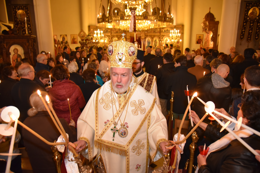 Mgr. Athenagoras Peckstadt bij het begin van een orthodoxe paasliturgie in de orthodoxe kathedraal van Brussel in precoronatijden © orthodoxia