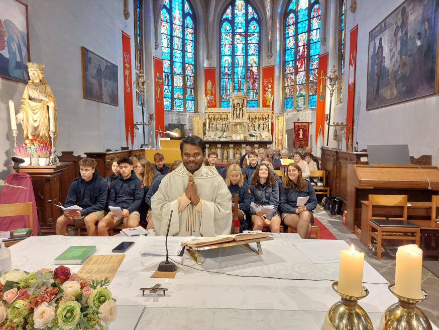Sfeerbeeld van de warme viering bij Christus Koning 