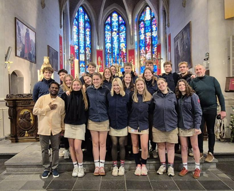 Sfeerbeeld van de warme viering bij Christus Koning 