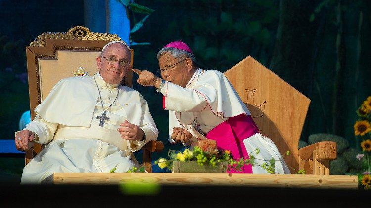 Paus Franciscus en Lazarus You Heung-sik tijdens het bezoek van de paus aan Zuid-Korea in augustus 2014 © VaticanMedia Paus Franciscus en Lazarus You Heung-sik tijdens het bezoek van de paus aan Zuid-Korea in augustus 2014 © VaticanMedia