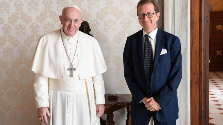 Paus Franciscus met Alessandro Cassinis Righini © VaticanMedia