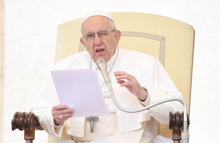 Paus Franciscus tijdens de wekelijkse audiëntie © SIR/Vatican Media