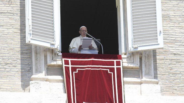 Paus Franciscus tijdens het Regina Coeli © Vatican Media