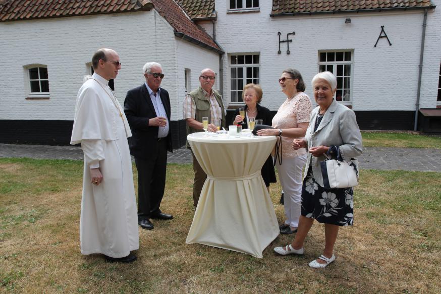 Receptie bij het prelaatsfeest. © Pater Nicolaas