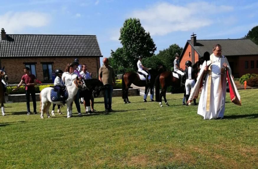 Processie Assent dierenzegening 