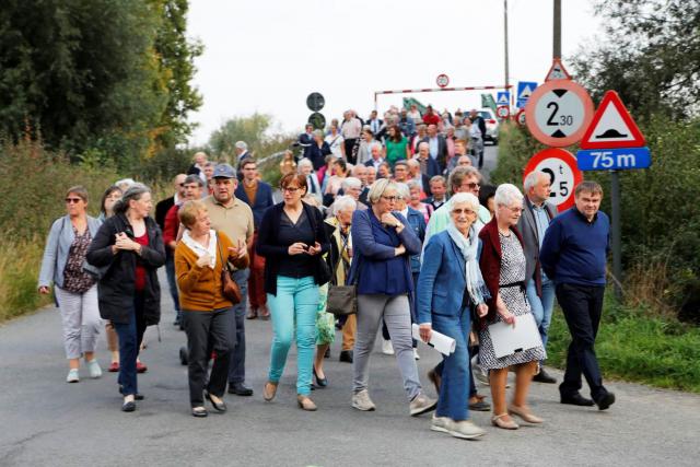 Processie © Luc Van der Sypt