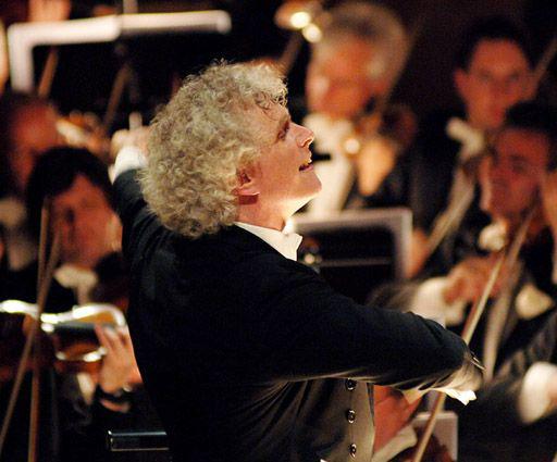 Simon Rattle, lange tijd chef-dirigent van het Berliner Philharmoniker. © Wikimedia / Monika Rittershaus / per OTRS 