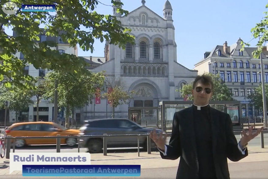 Pastoor Rudi Mannaerts op ATV: een dagje Italië in Antwerpen © ATV Pastoor Rudi Mannaerts op ATV: een dagje Italië in Antwerpen © ATV
