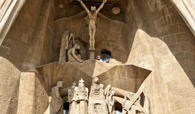 Jezus aan het kruis - Sagrada Familia, Barcelona © Mich Leclercq