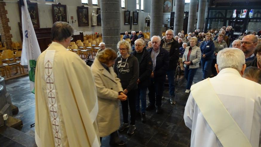 Witte Donderdag ziezkenzalving Samana © J. Follet