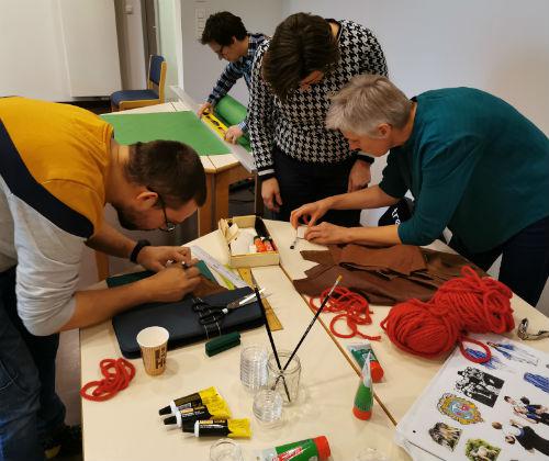 Samen vertelmateriaal maken © Annemie Tuts