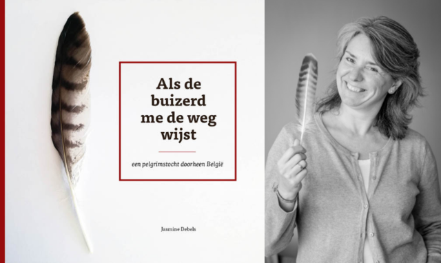 Jasmine Debels en de cover van haar boek. © Jasmine Debels en Ioannis Tsouloulis